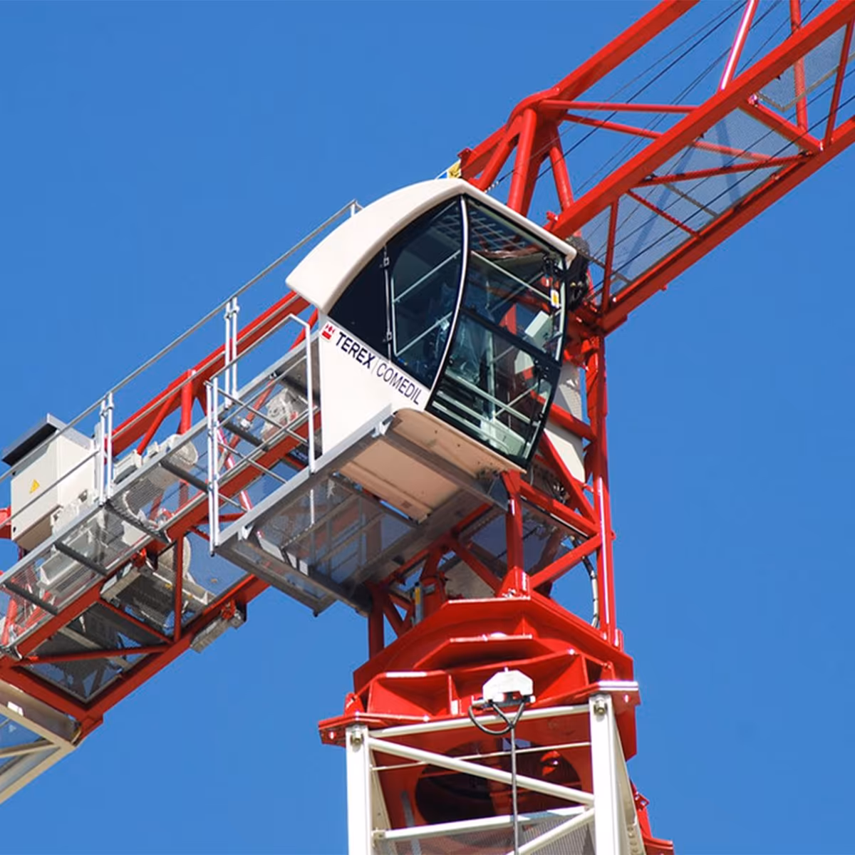  Grue industrielle en référence aux secteurs couverts sur le site Damaco