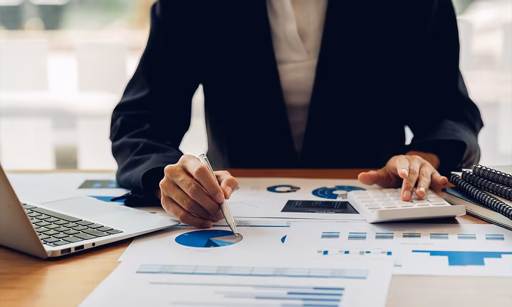 Analyses financières illustrant le site web conçu par Qreative