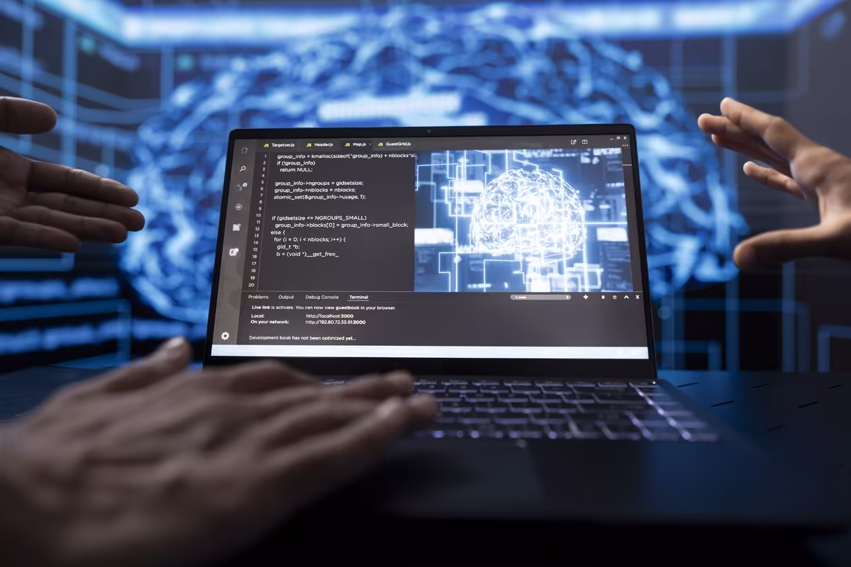 Un code IA guidé par des mains humaines chez Qreative
