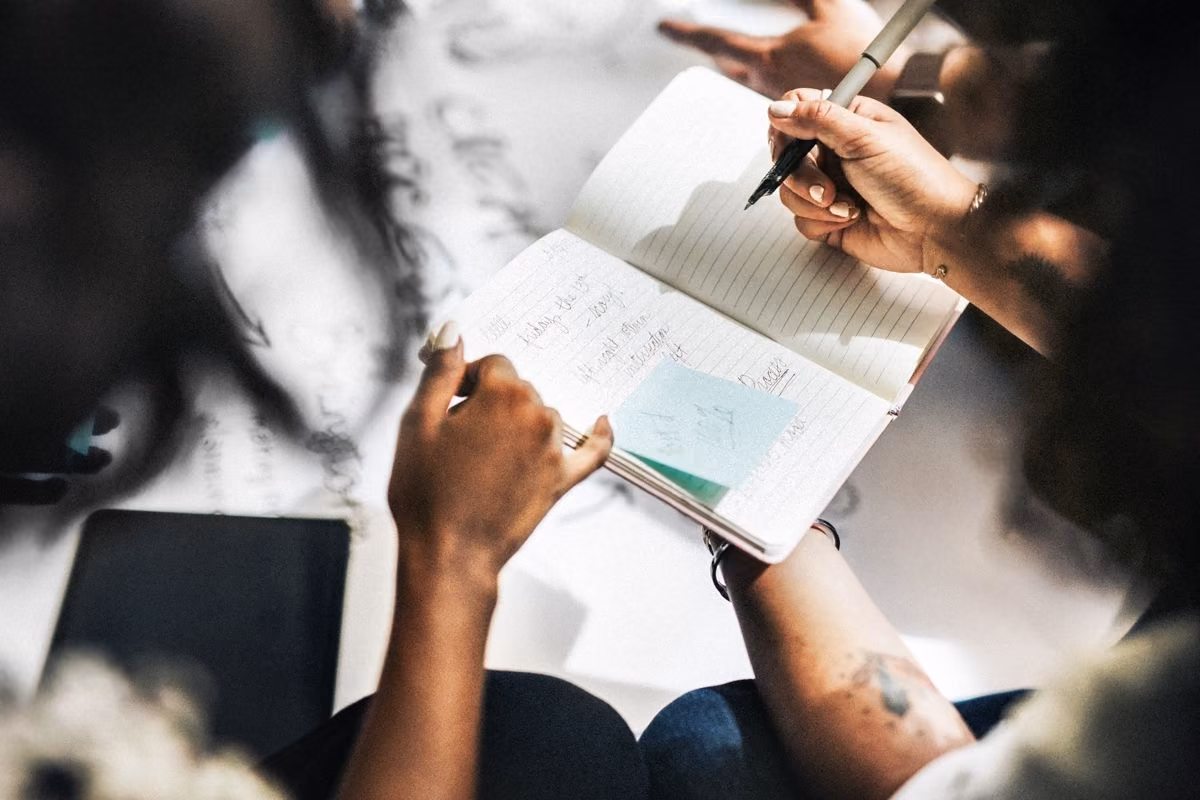 Carnet de notes pour aligner SEO et récit chez Qreative