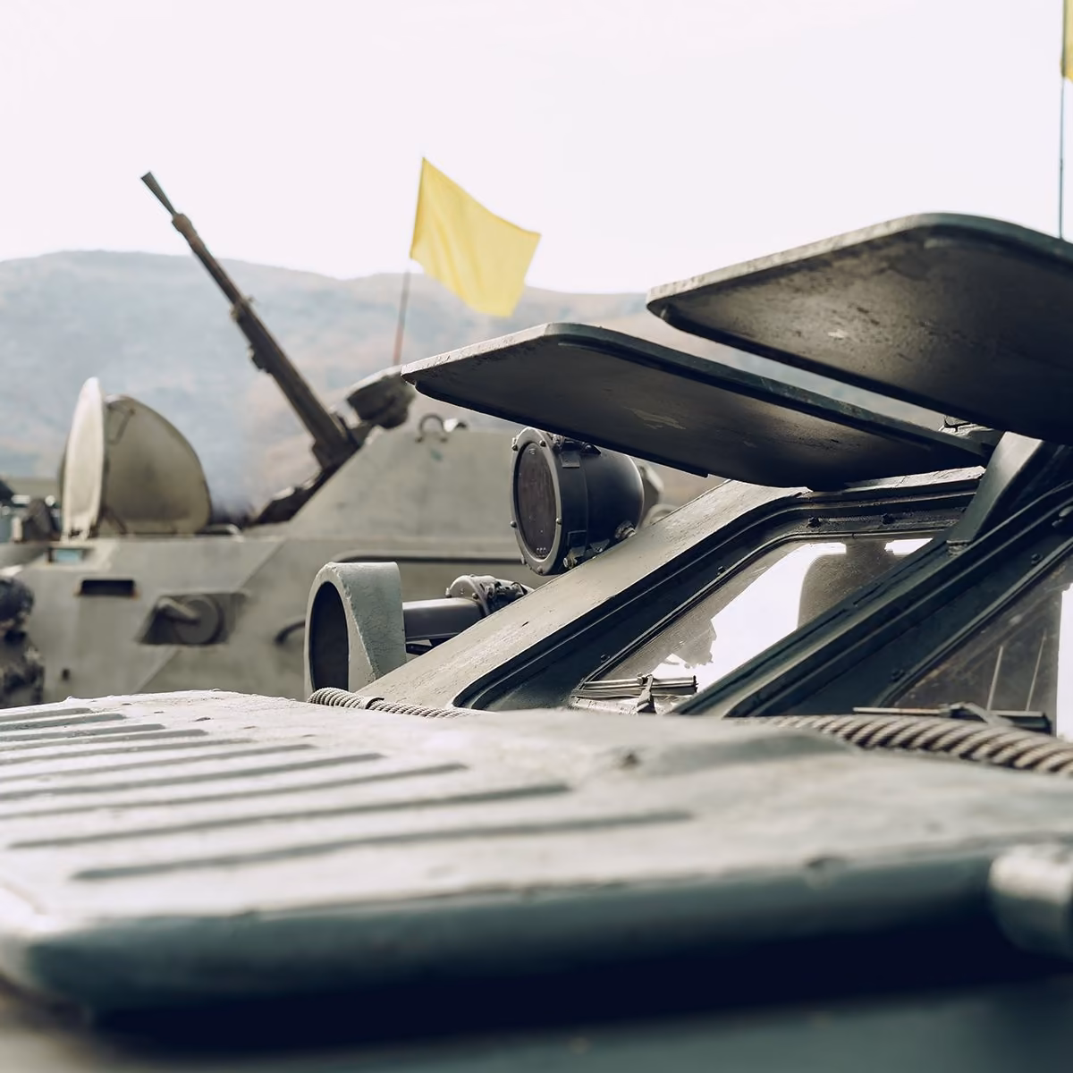 Armored vehicle for IN⁴DEF’s digital identity with Qreative