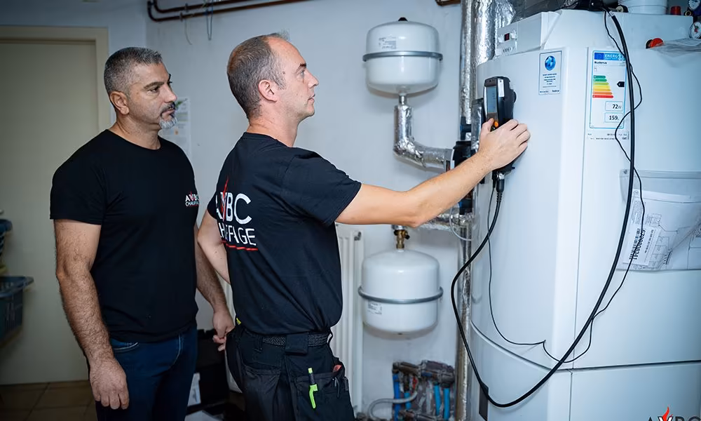 AVBC Chauffage technicians satisfied with website built by Qreative